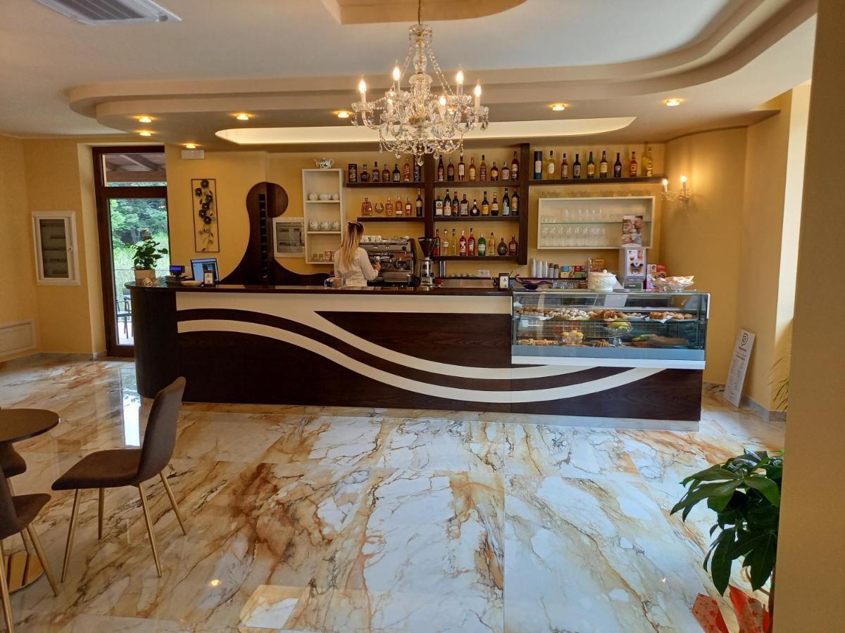 Hotel Ristorante Villa Terry Lauria Inferiore Exteriör bild