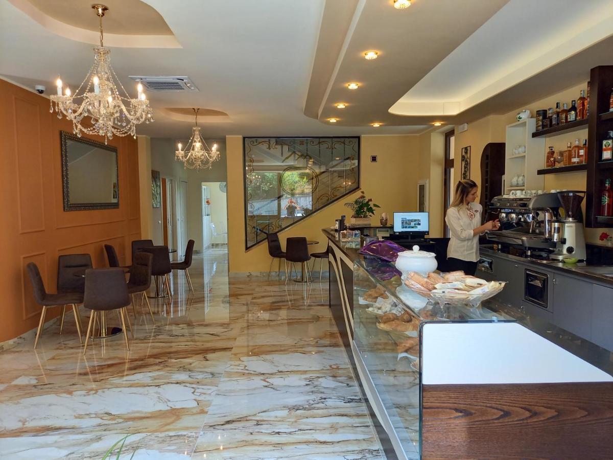 Hotel Ristorante Villa Terry Lauria Inferiore Exteriör bild