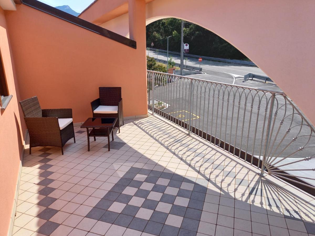 Hotel Ristorante Villa Terry Lauria Inferiore Exteriör bild
