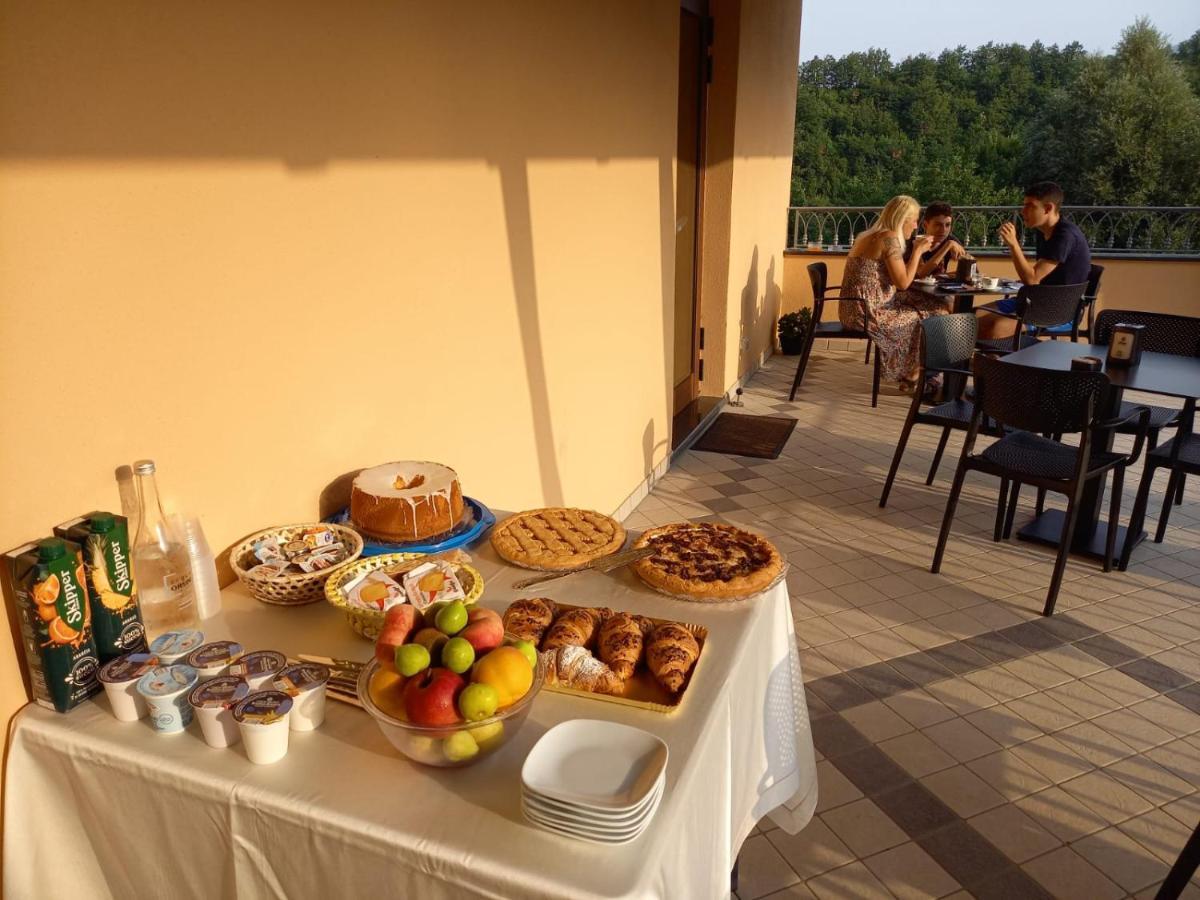 Hotel Ristorante Villa Terry Lauria Inferiore Exteriör bild